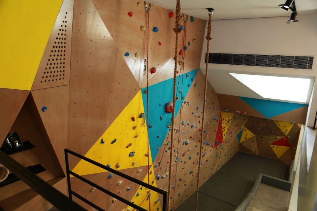 Rock climbing wall