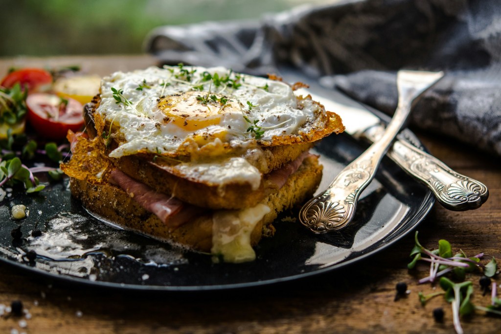 Croque madame sandwich 
